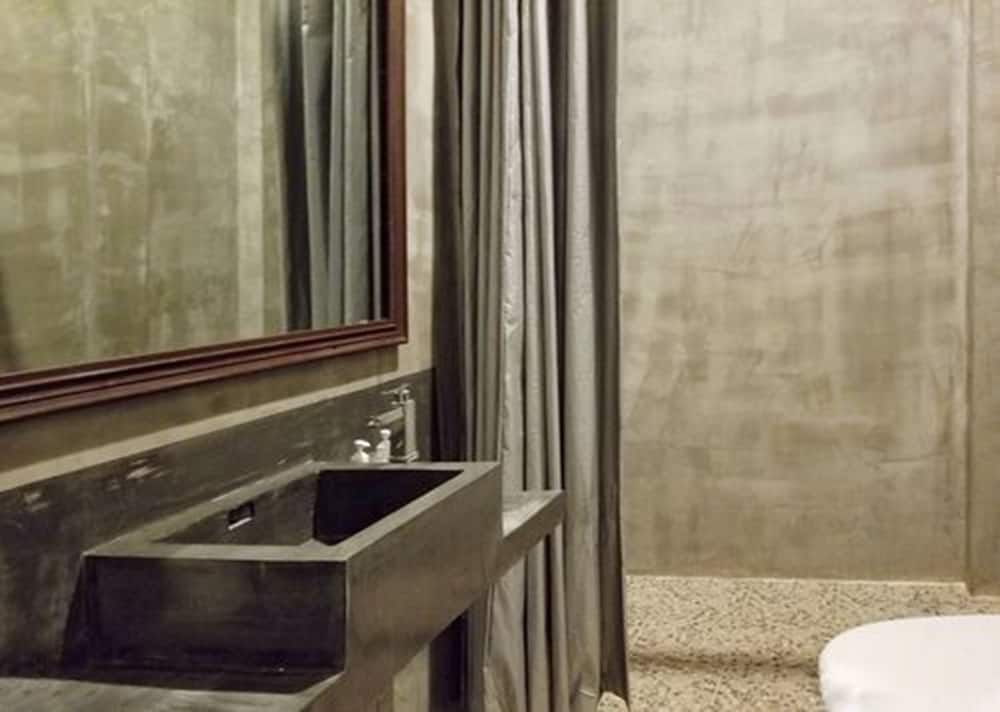 Uncle Sam Villa Family Room 8