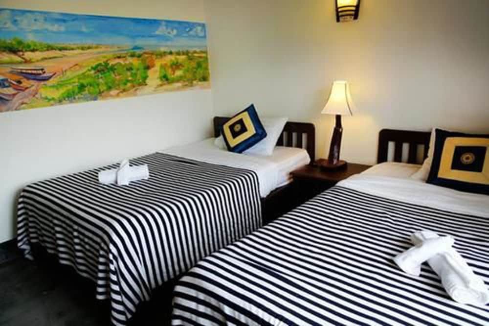 Uncle Sam Villa Deluxe Twin Room 2