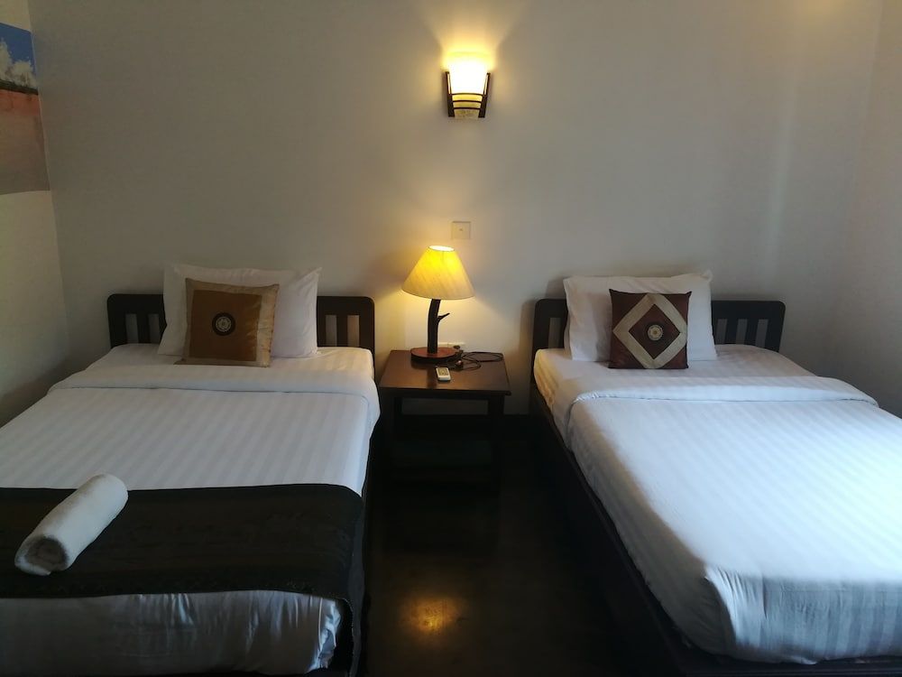 Uncle Sam Villa Deluxe Twin Room 3