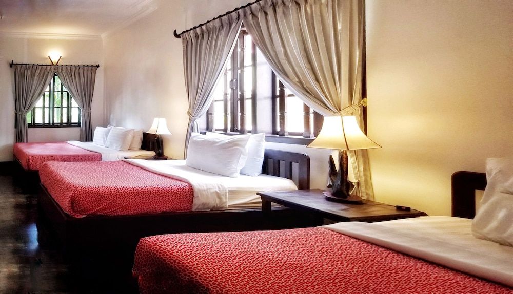 Uncle Sam Villa Family Room 3