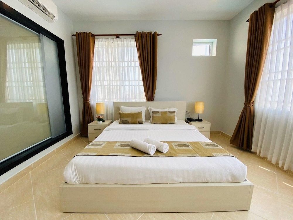 MekongView 1 CondoTel Deluxe Double Room, 1 King Bed