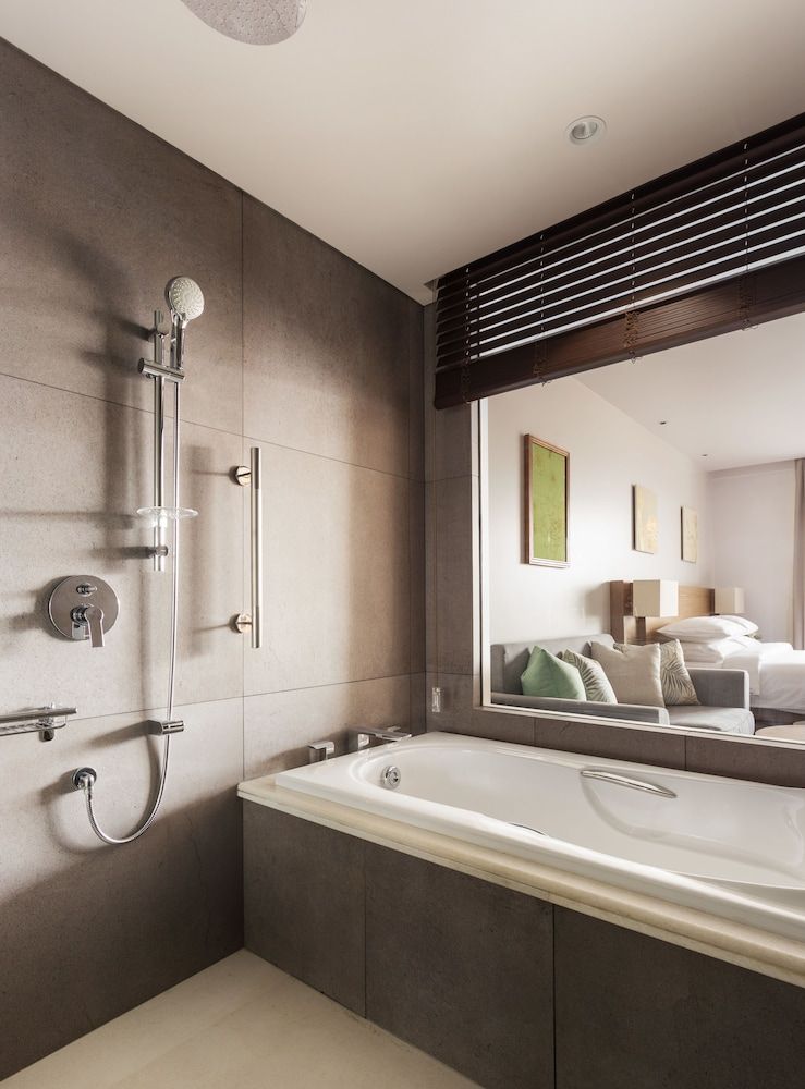 Hotel Emion Phnom Penh Standard King Room (No Balcony) 5