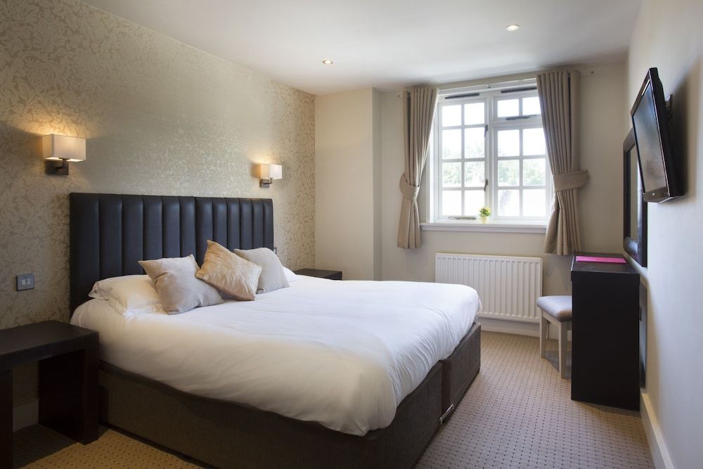 The George Hotel Superior Double Room 2