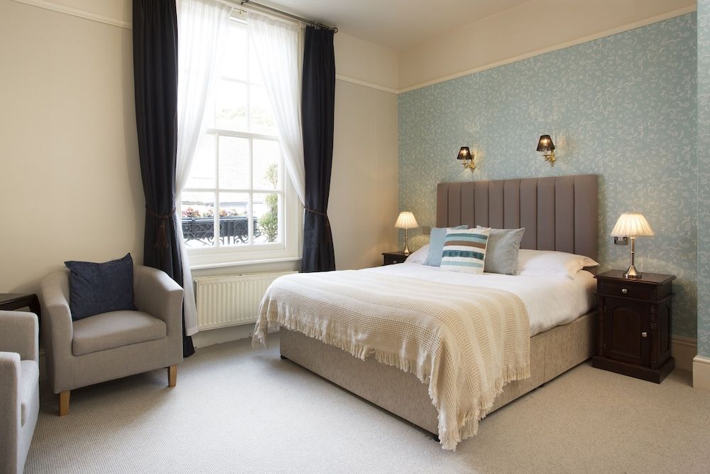 The George Hotel Superior Double Room 5