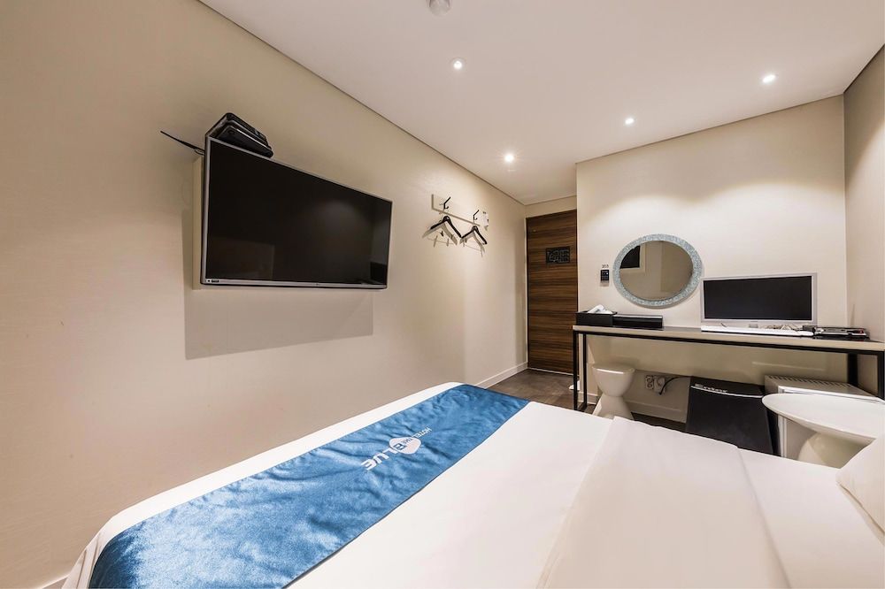 undefined Hotel The Blue Cheonho 6