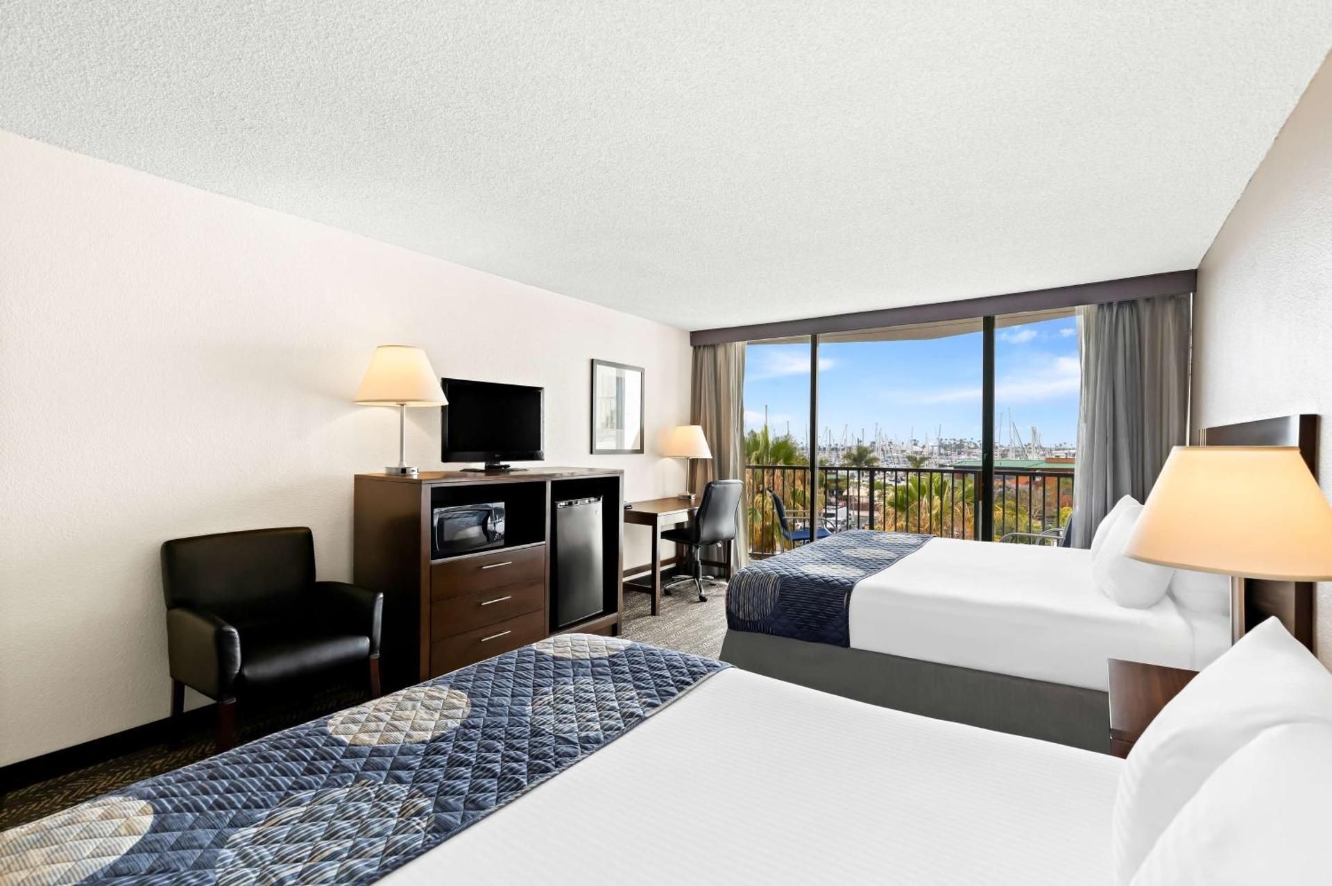 2 Queen Beds, Nonsmoking, Balcony