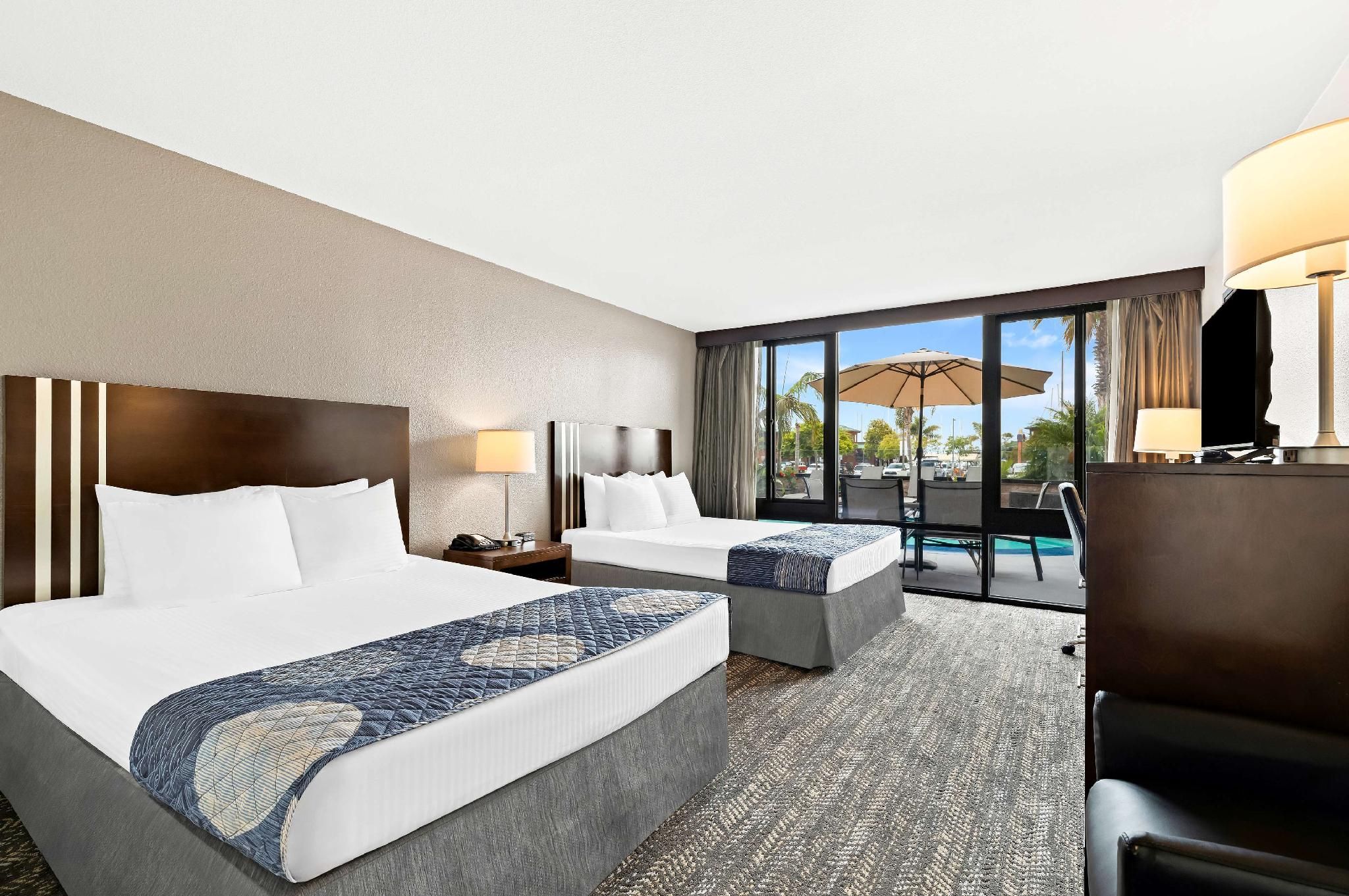2 Queen Beds, Nonsmoking, Pool View
