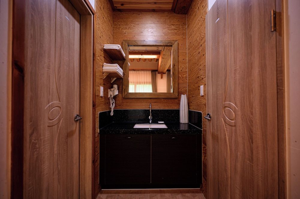 Jeonju Wangyijimil Hanok Hotel Superior Double Room 6