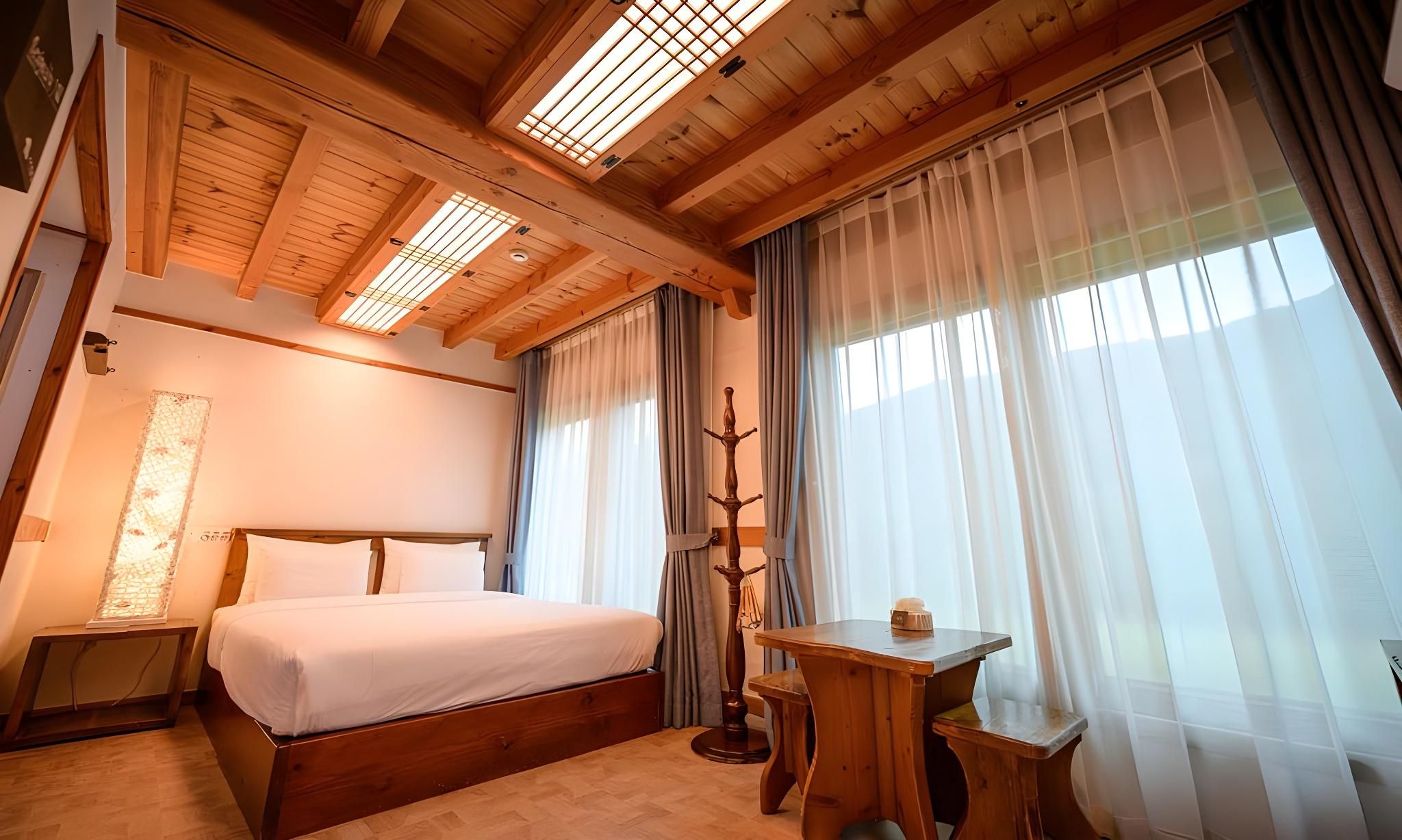 Jeonju Wangyijimil Hanok Hotel Superior Double Room 4