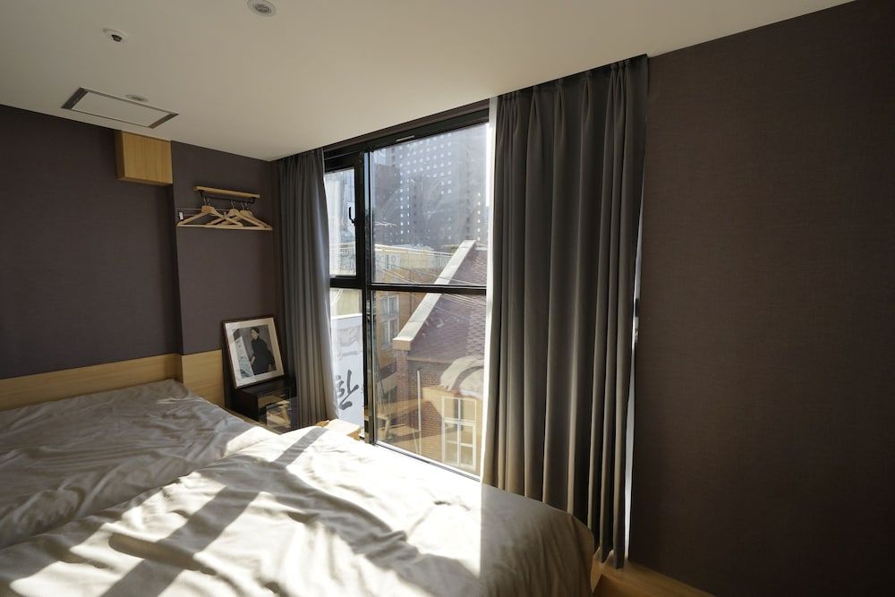 Artravel Myeongdong Quadruple Room - Deluxe, City View 5