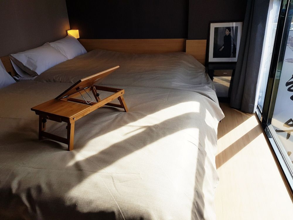 Artravel Myeongdong Quadruple Room - Deluxe, City View 2