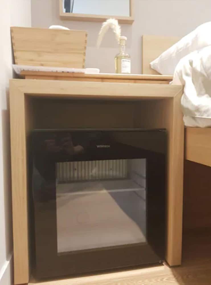 Artravel Myeongdong Quadruple Room - Deluxe, City View 9