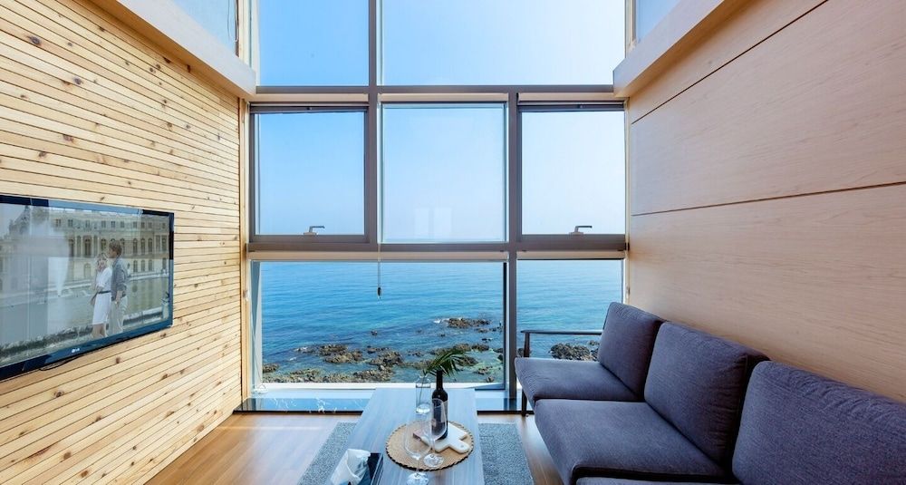 Revoir Deluxe Room, 1 Bedroom, Non Smoking, Ocean View (201)