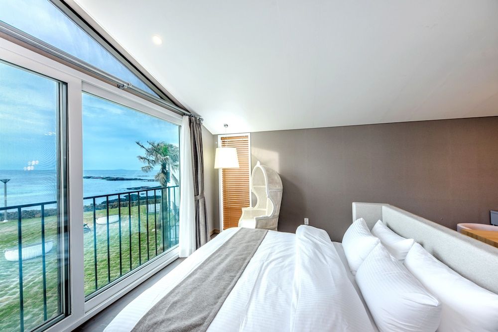 MJ Resort Standard Room, 1 King Bed 3