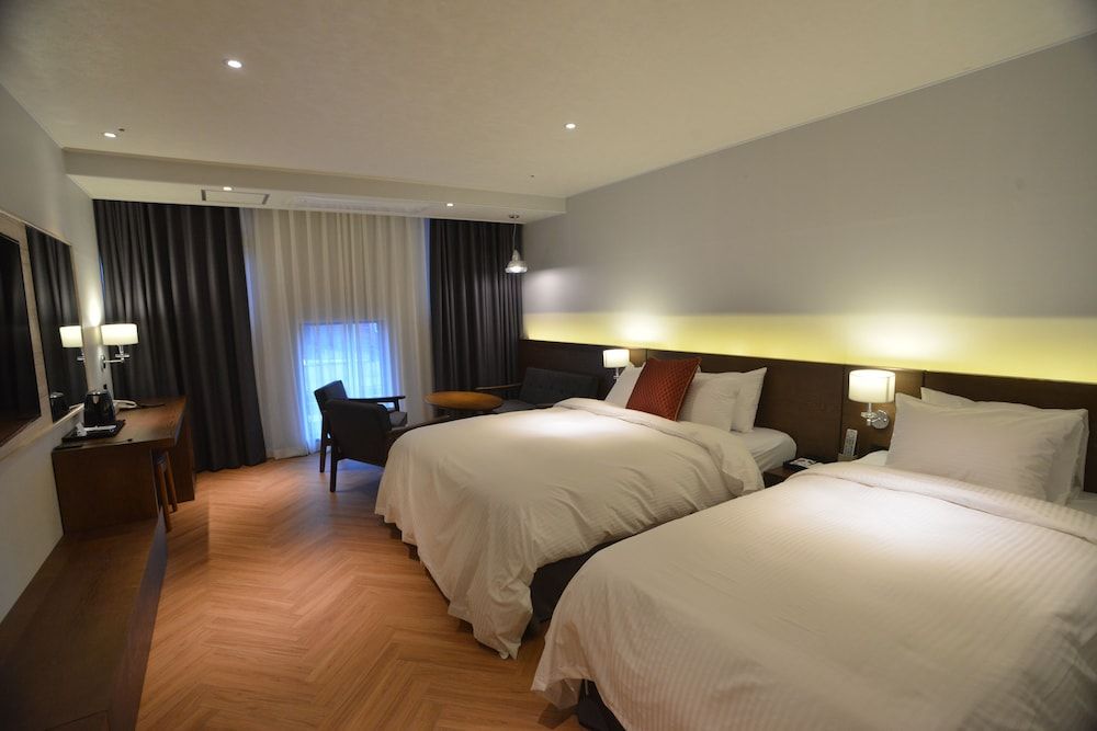 New Grand Hotel Family Twin Room 3