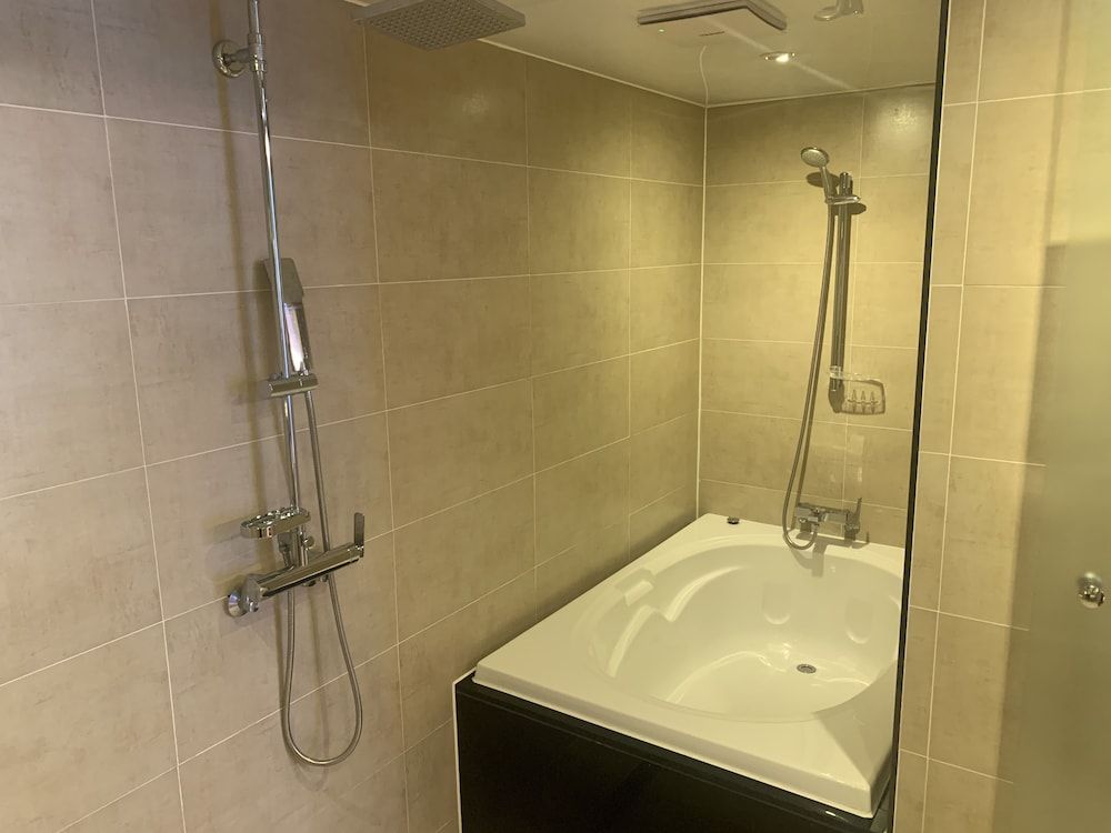 New Grand Hotel Suite 4