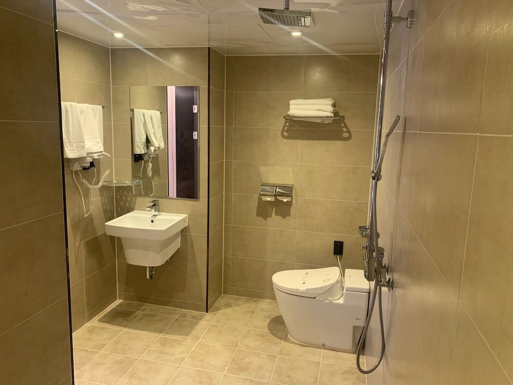 New Grand Hotel Suite 5