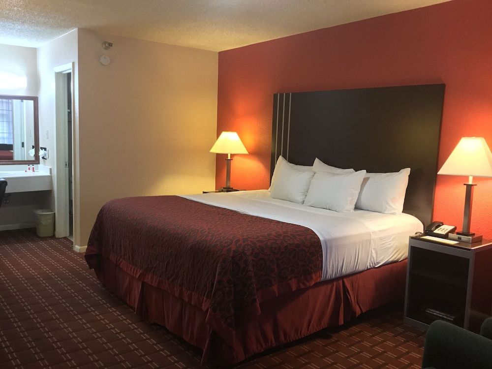 Room, 1 King Bed, Non Smoking