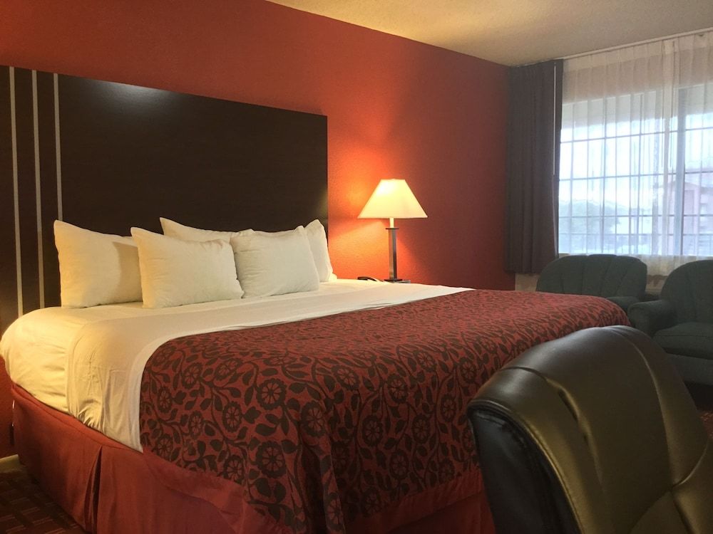 Room, 1 King Bed, Non Smoking