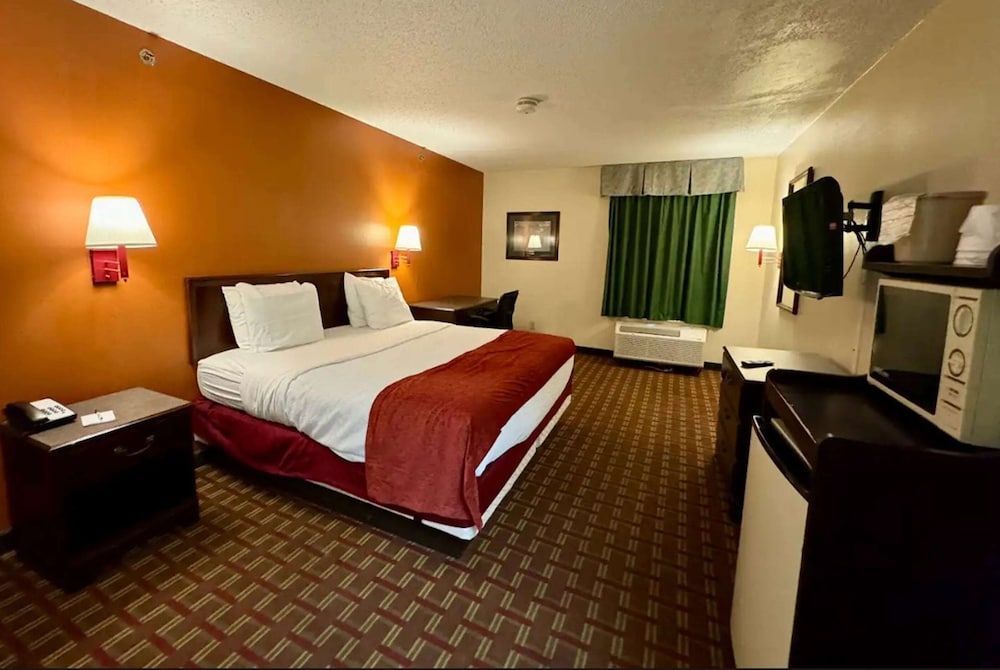 Room, 1 King Bed, Non Smoking