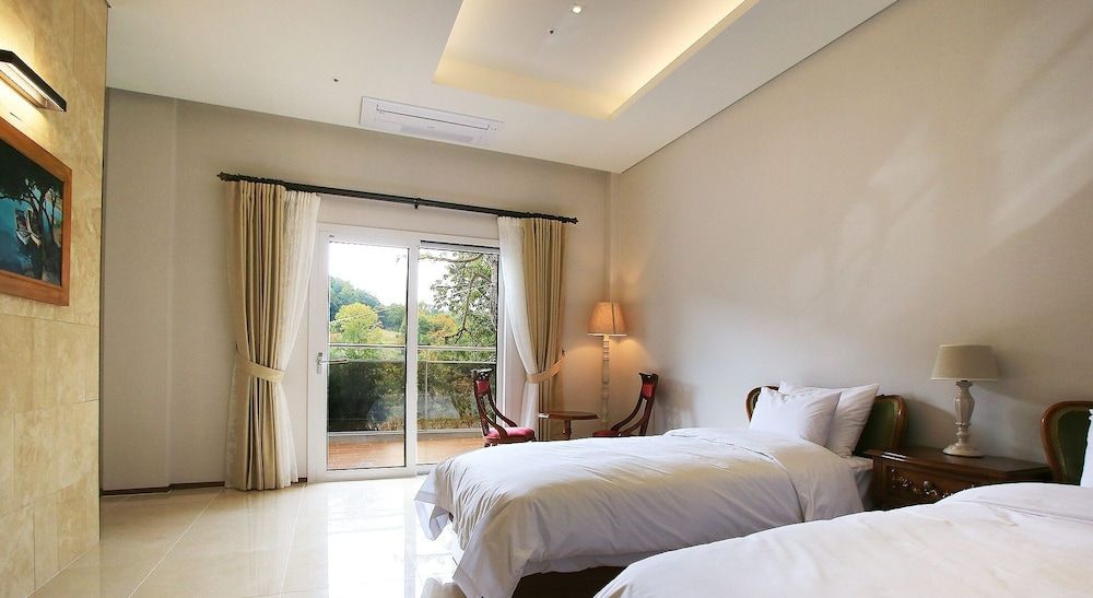 Hotel Gallery Family Room