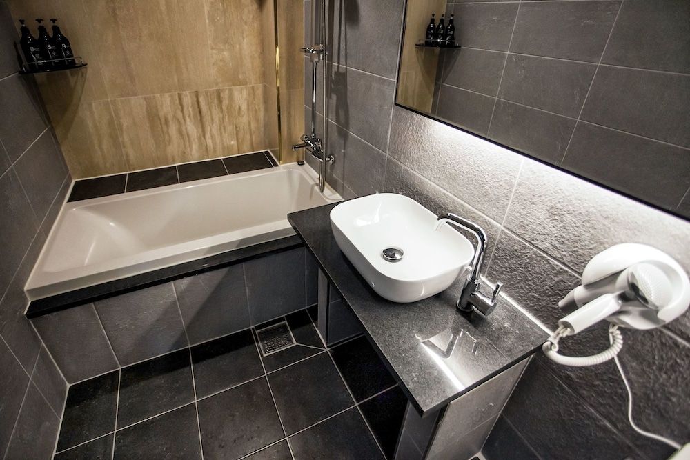 Hotel Gallery Twin Room 3