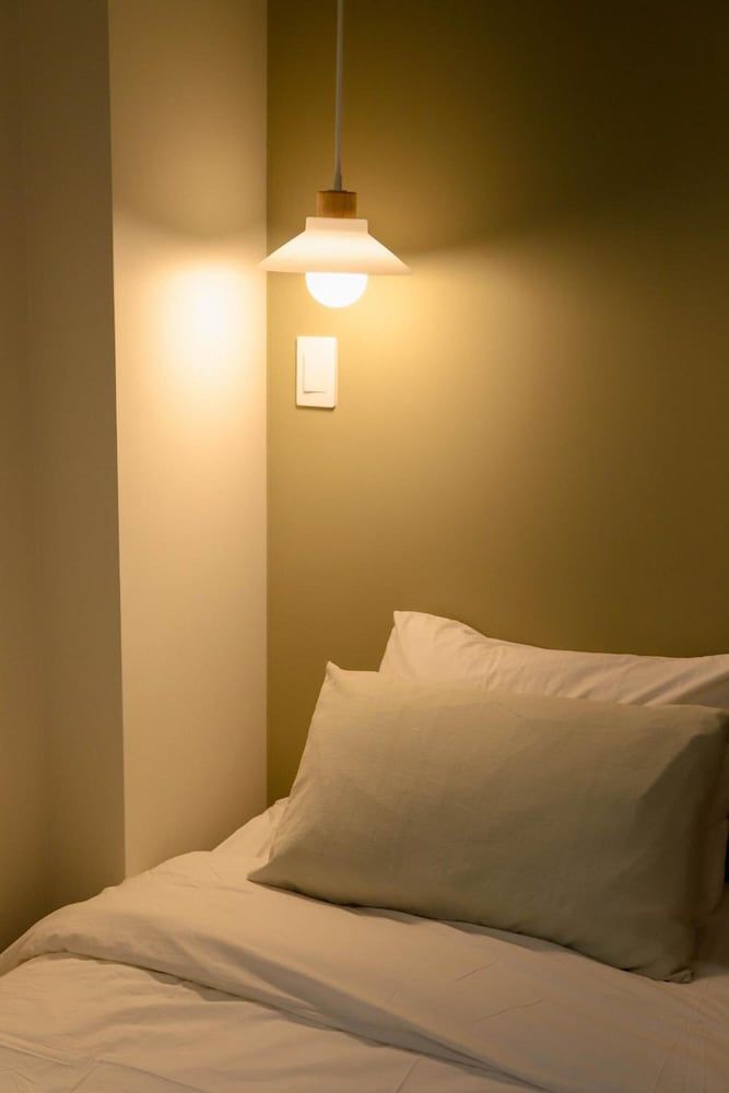 Upflo Hostel Standard Double Room 12