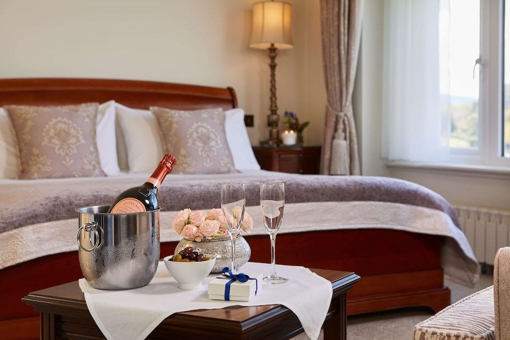 Macdonald Old England Hotel & Spa Superior Suite, 1 Double Bed 3