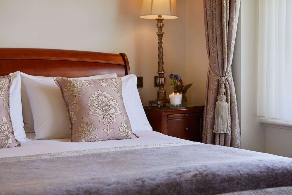 Macdonald Old England Hotel & Spa