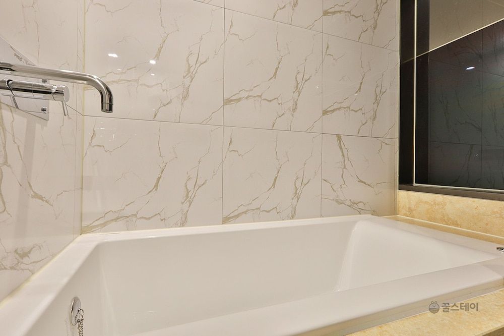 Gracias Hotel Gimhae Deluxe Twin Room 8