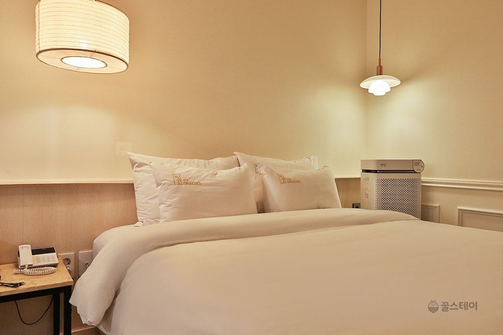 Gracias Hotel Gimhae Deluxe Twin Room 6