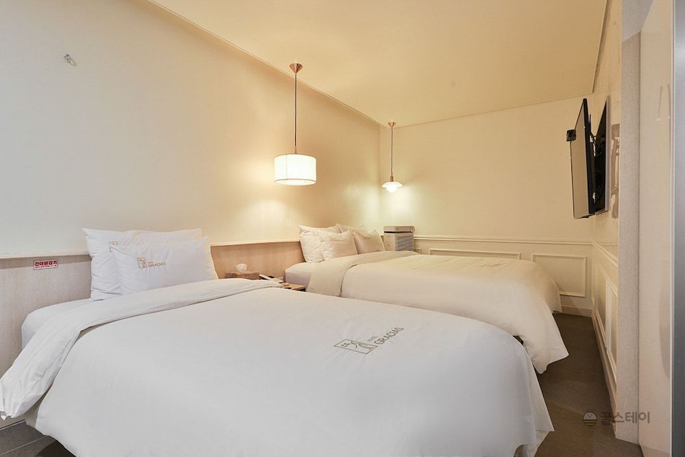 Gracias Hotel Gimhae Deluxe Twin Room 7