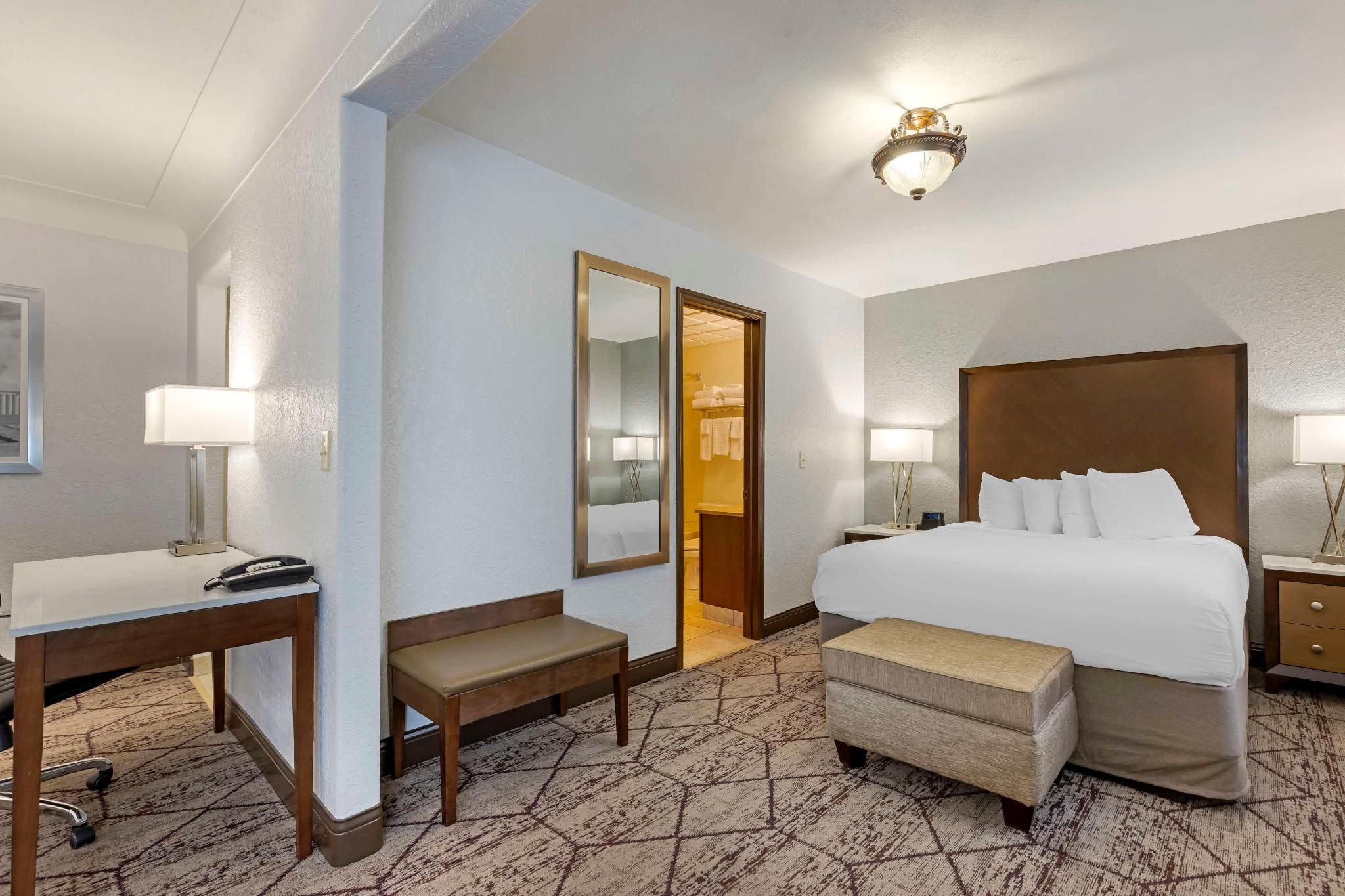 1 Queen Bed, Non-Smoking, Larger Room, Sofabed For One Person, Kitchenette, Wi-Fi, Full Breakfast