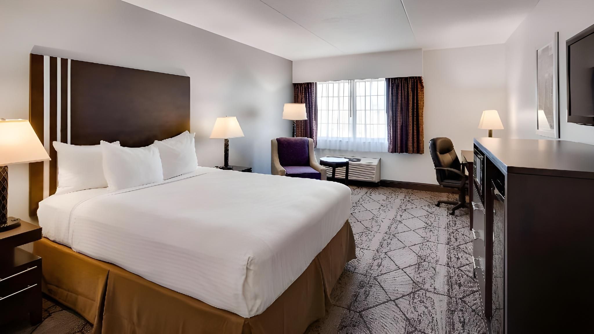 Best Western Plus Longbranch Hotel & Convention Center 1 King Bed, Nonsmoking 2