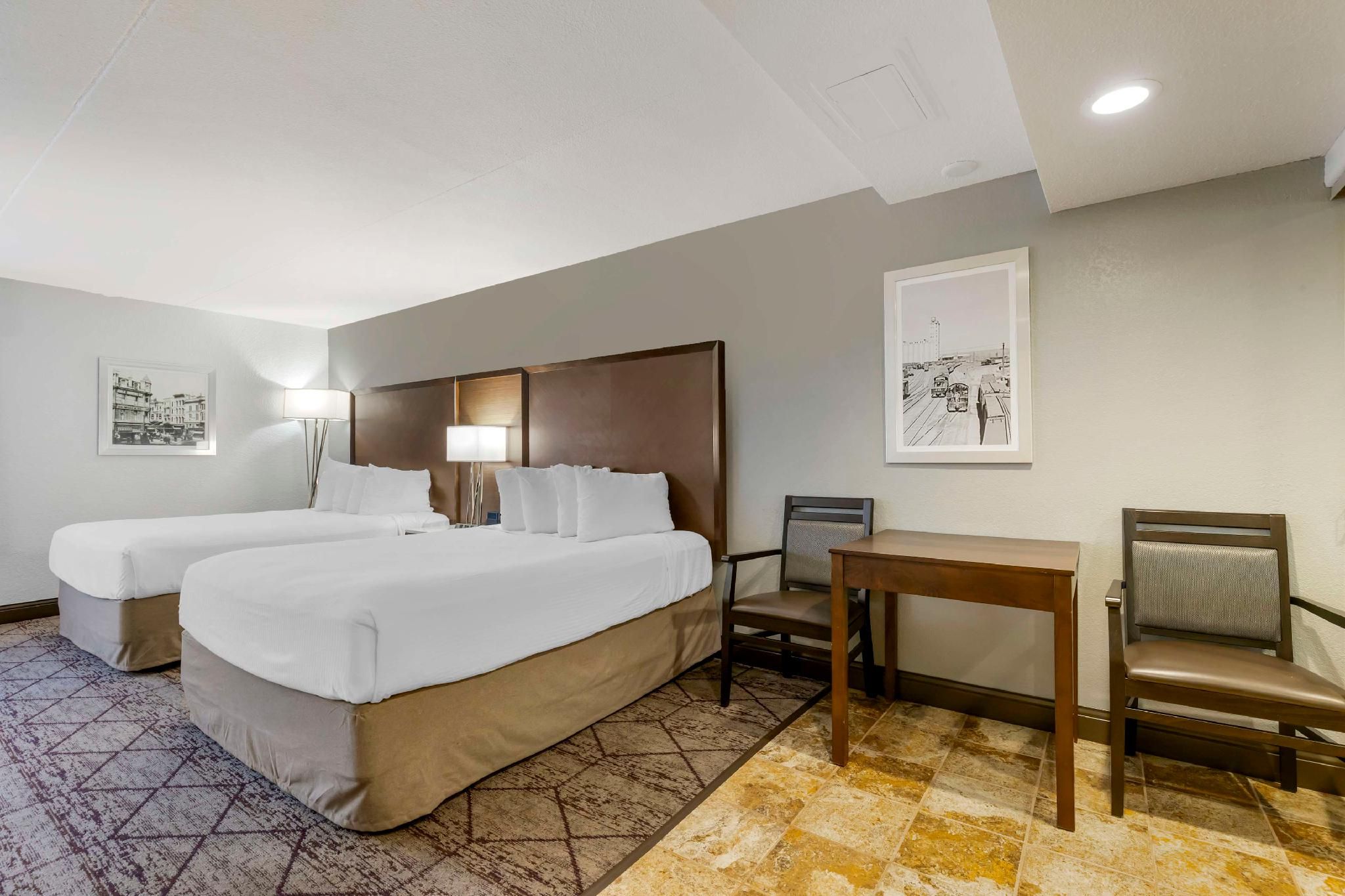 Accessibility - 2 Queens, Walk-in Shower, View, Nonsmoking