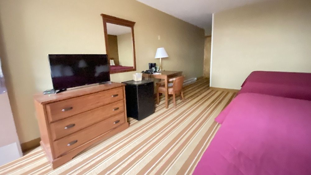 Room, 2 Queen Beds, Non Smoking (Exterior Access)