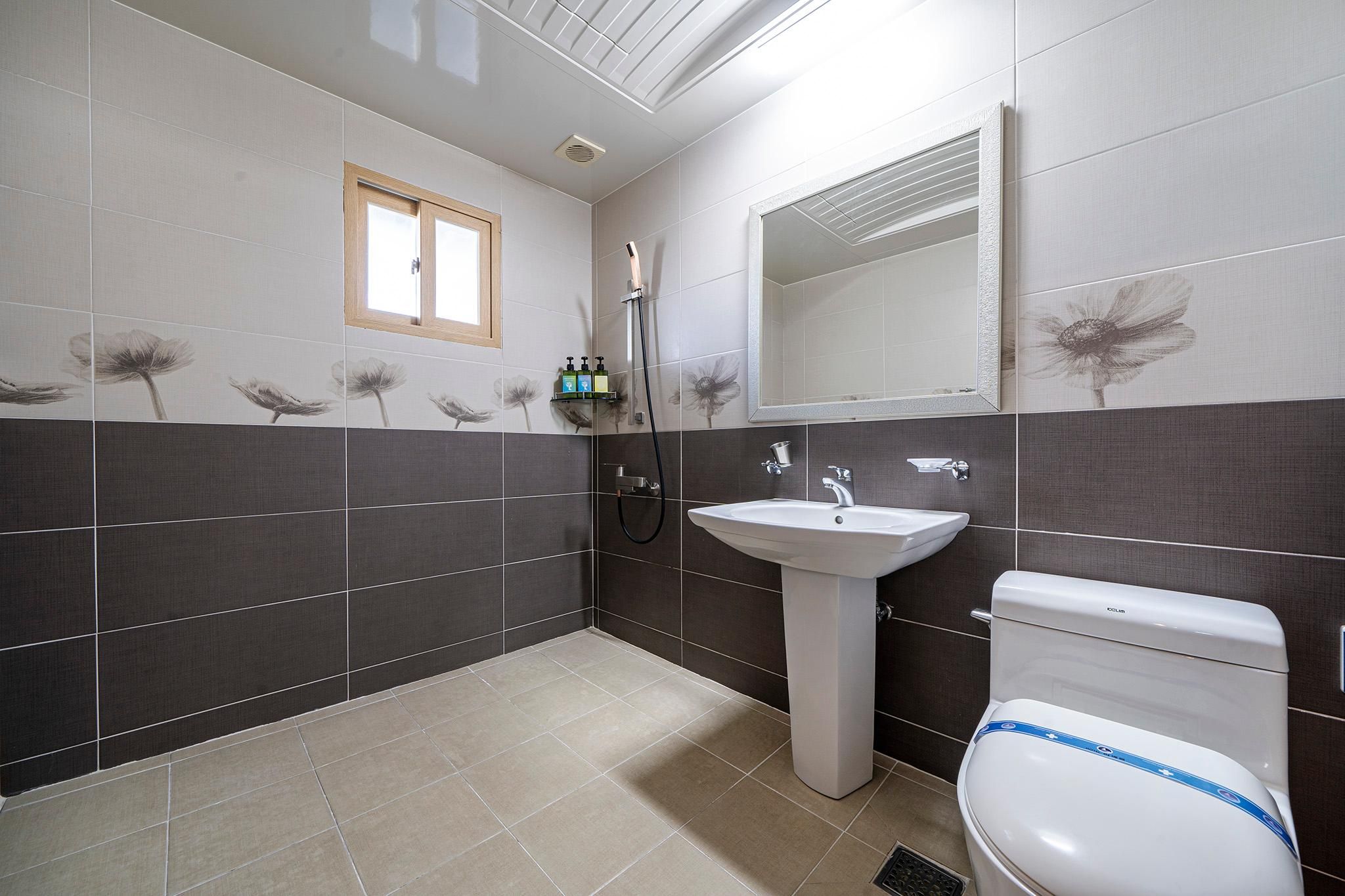 Deluxe Twin Bed Room