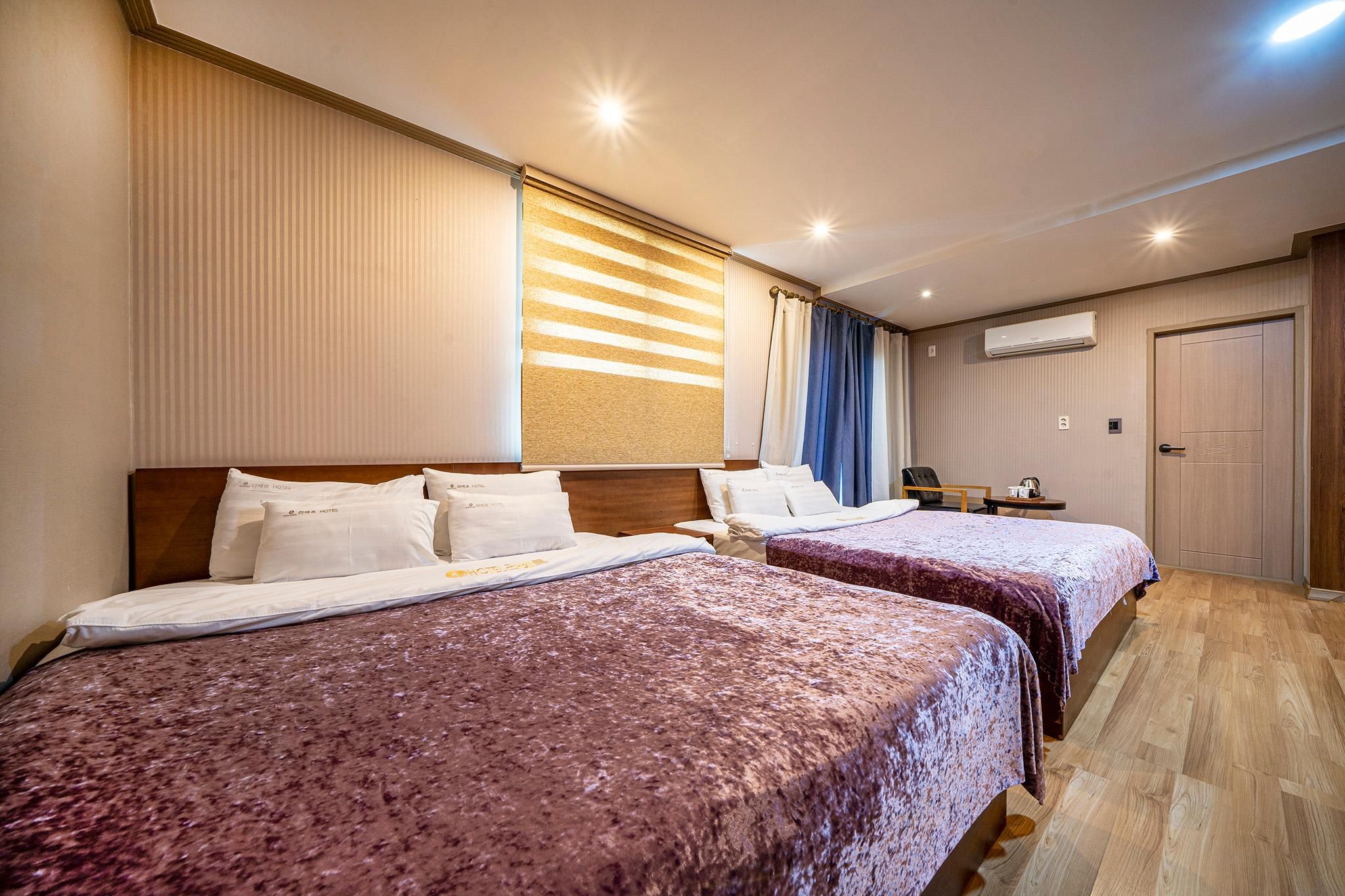 Deluxe Twin Bed Room