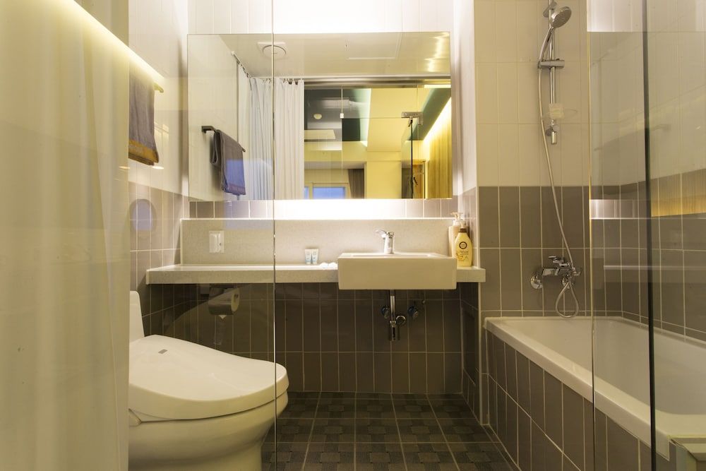 The Sangju Hotel Seoul Deluxe Twin Room, 2 Twin Beds, Non Smoking 3