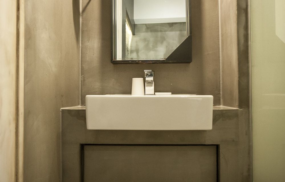 31 Page Standard Double Room, Non Smoking 10