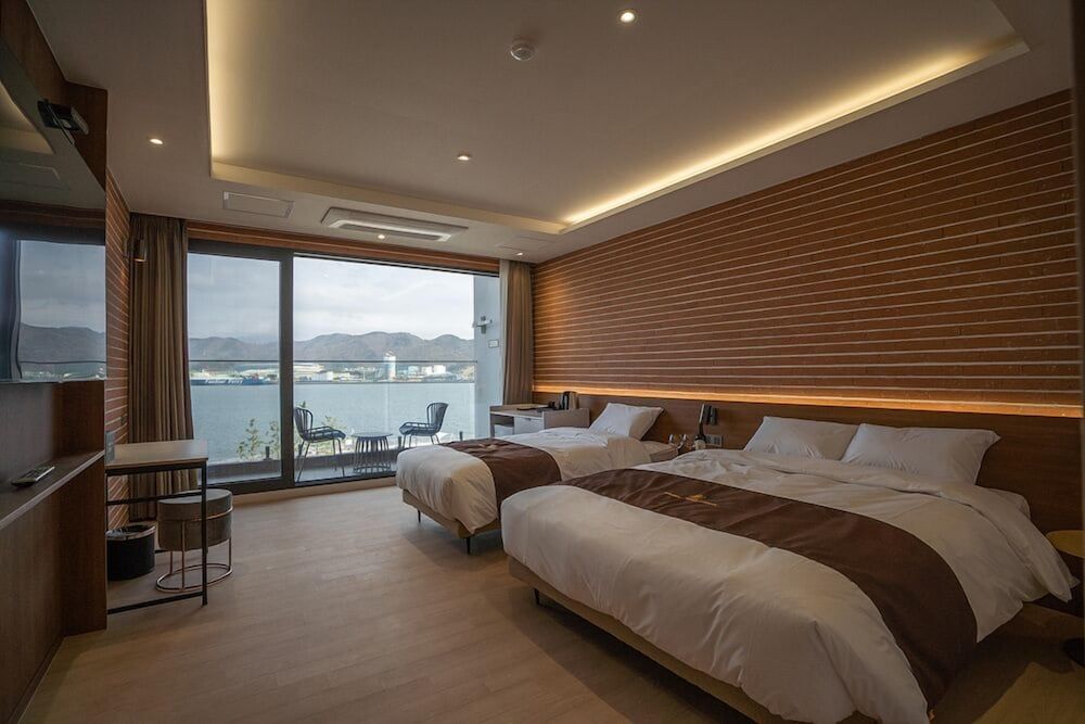 Masan Tourist Hotel Family Suite, Ocean View (B)