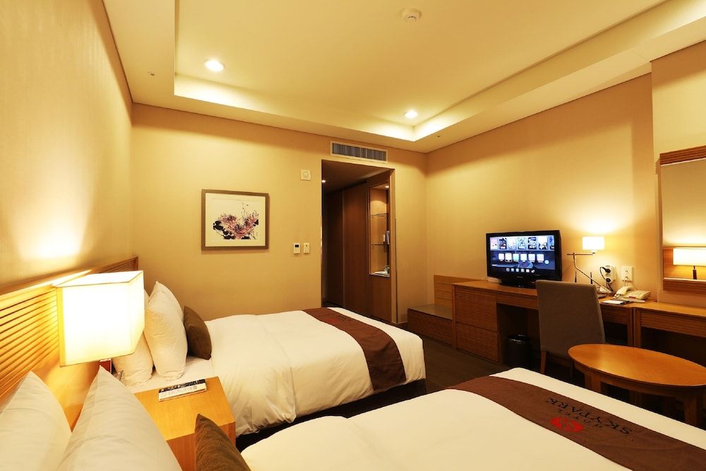 Bridge Hotel Incheon Songdo Standard Family Twin Room 4