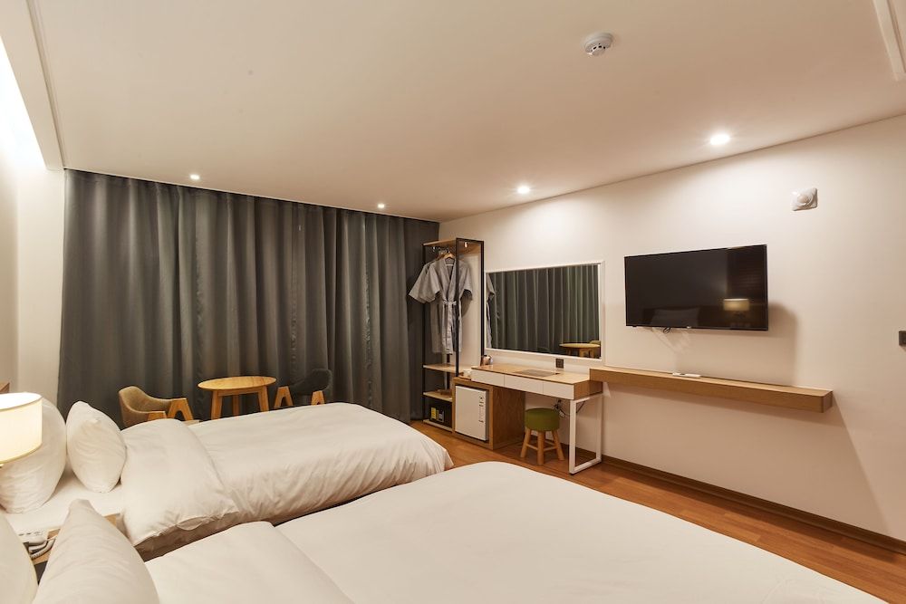 Pyeongchang Hotel The Maru Superior Double Room 4