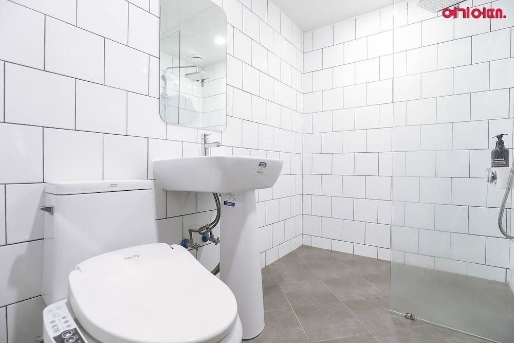 HOTEL YaJa West Gate Deluxe Double Room 4