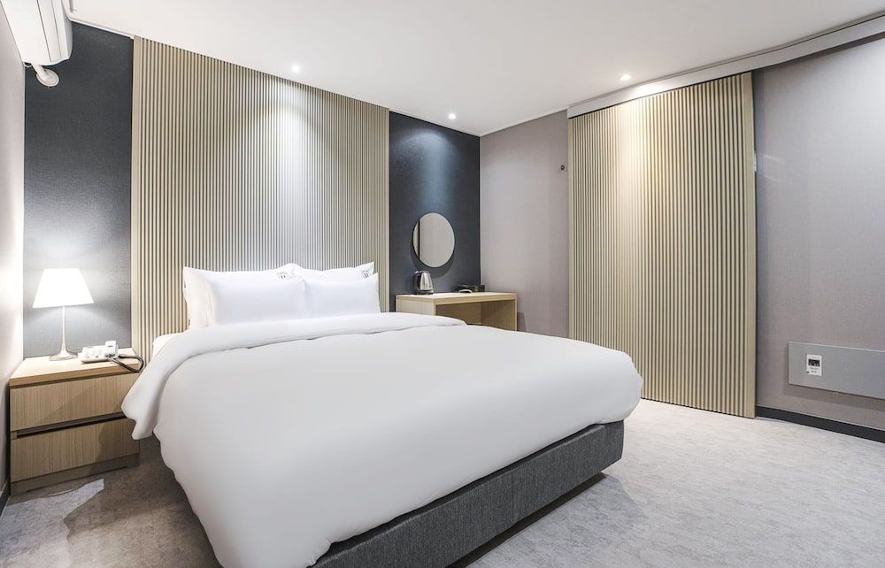 JJ Hotel Double Room, Non Smoking 3