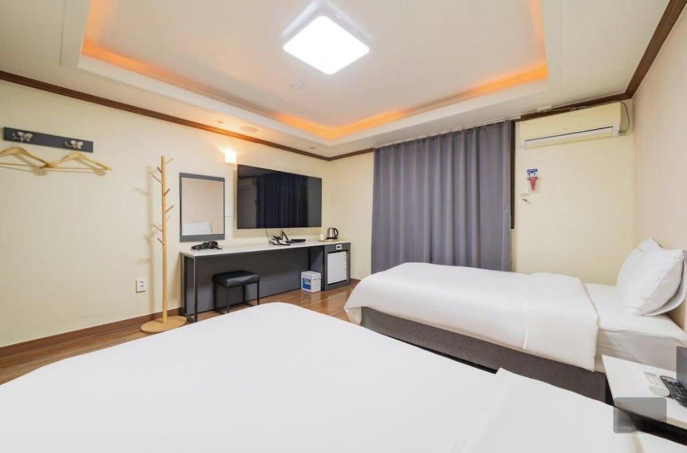 Donghae Gloria Hotel Standard Twin Room