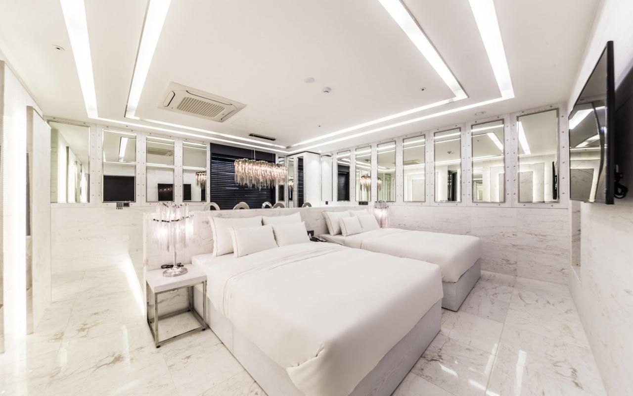 Royal Suite 1302 - Check-In After 3:00 PM