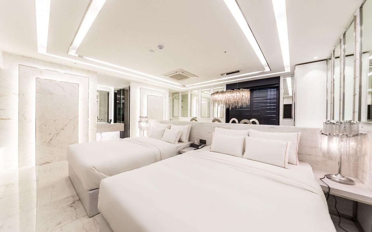 Royal Suite 1302 - Check-In After 3:00 PM