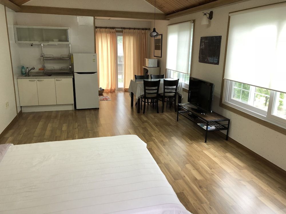 Izmir Pension Haetsal