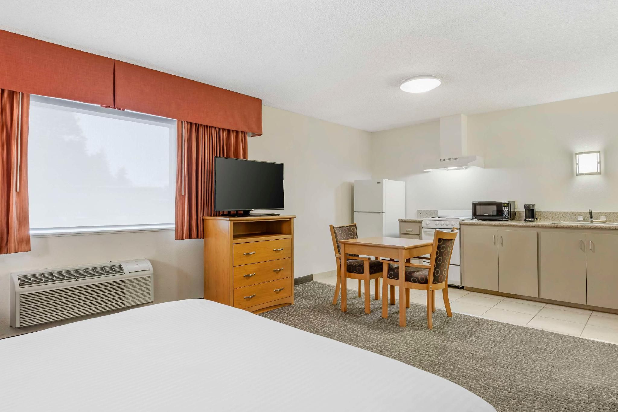 Suite - 2 Queen Beds, Nonsmoking, Full Kitchen